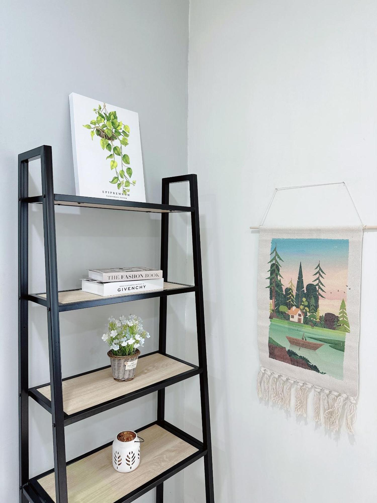 Town Apartment *